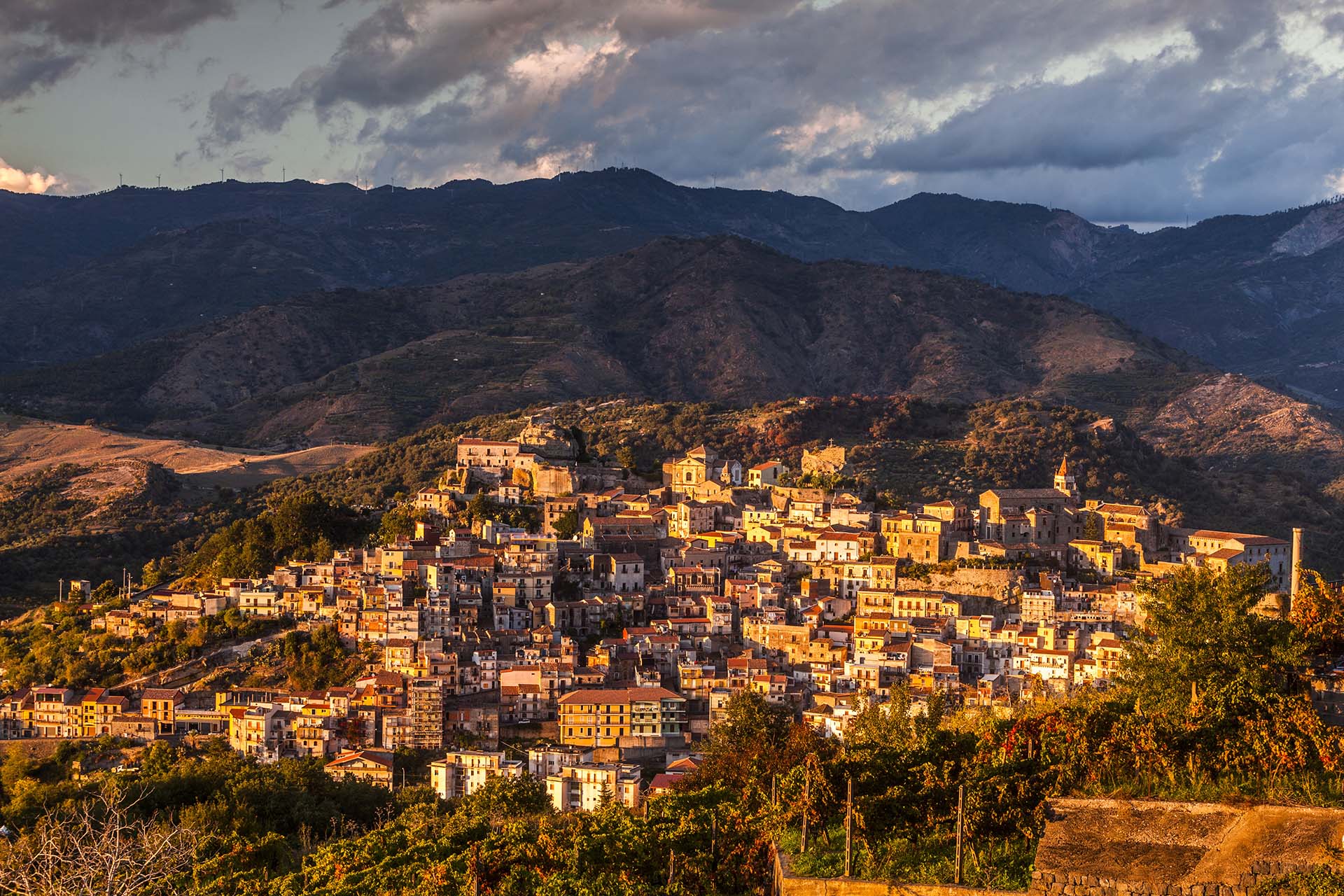 Etna, Castiglione di Siciia e i Monti Peloritani
