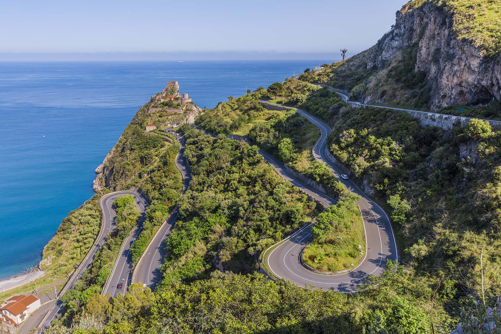 Monti Peloritani, la strada da Sant'Alessio a Forza D'Agrò e il castello