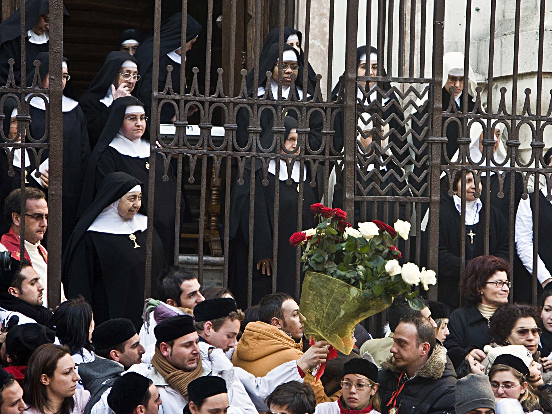 Catania festa di Sant'Agata, le suore Benedettine del Santissimo Sacramento in via Crociferi dinanzi al monastero San Benedetto