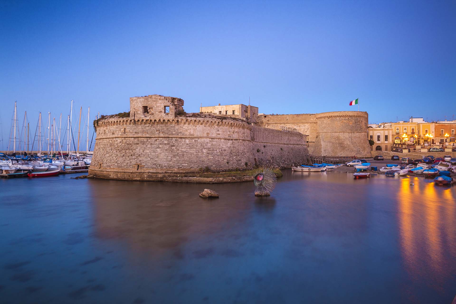 Puglia, il castello e il porto di Gallipoli