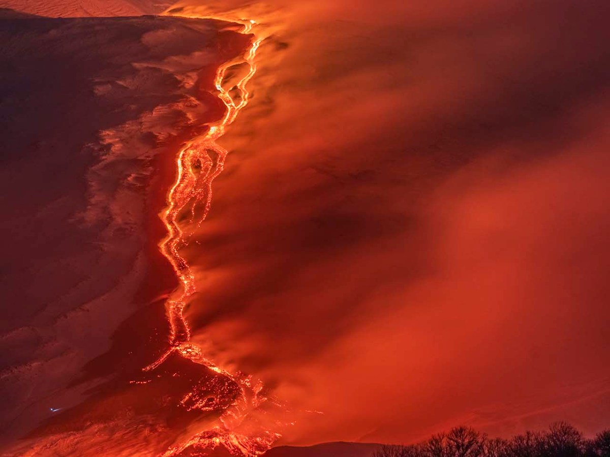 Etna, eruzione e colata lavica sulla Galvarina