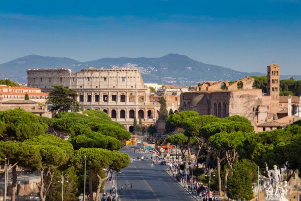 Vista sul Colosseo dal tetto di Palazzo Venezia