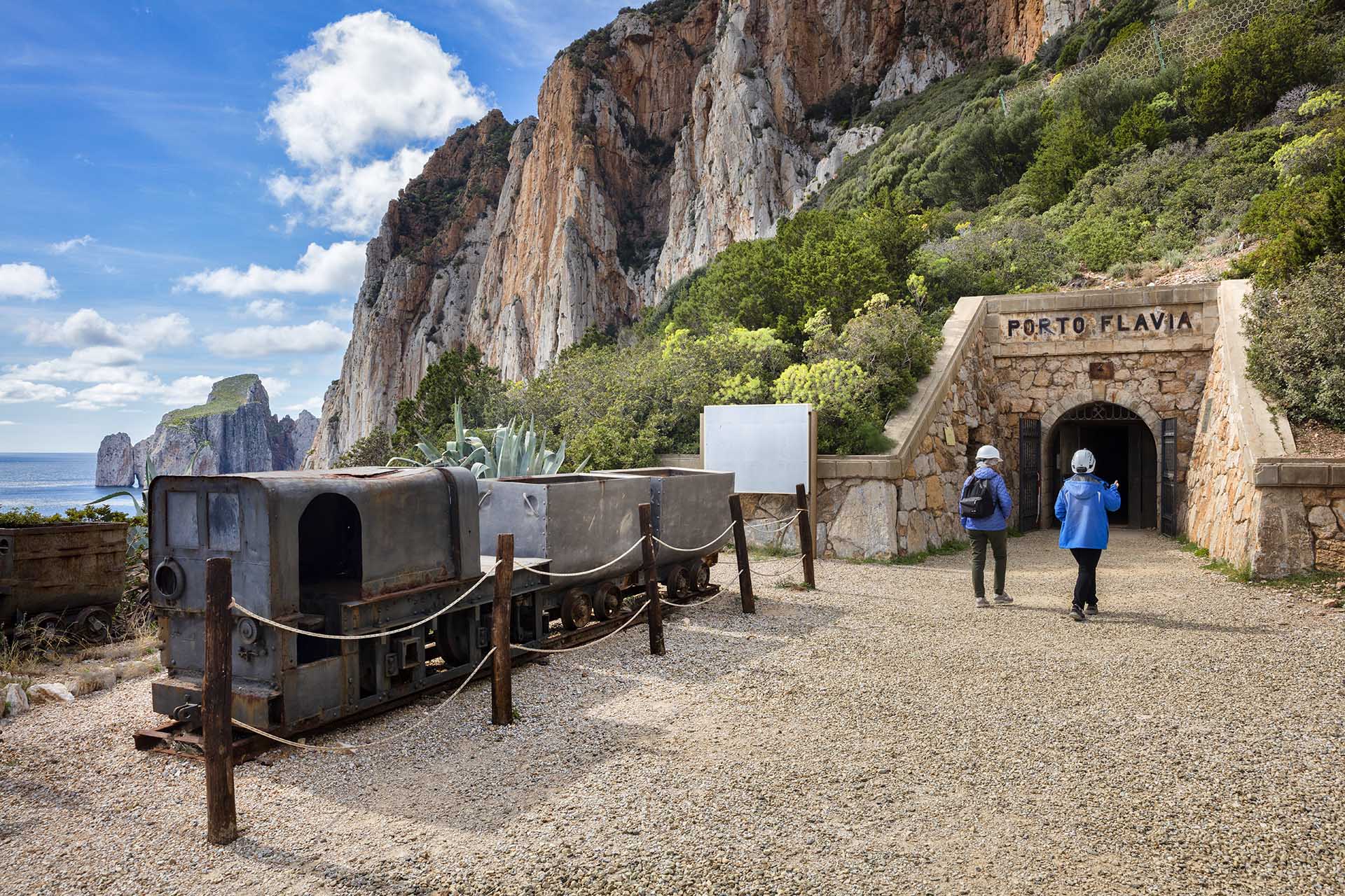 L'ingresso alla galleria di Porto Flavia in Sardegna