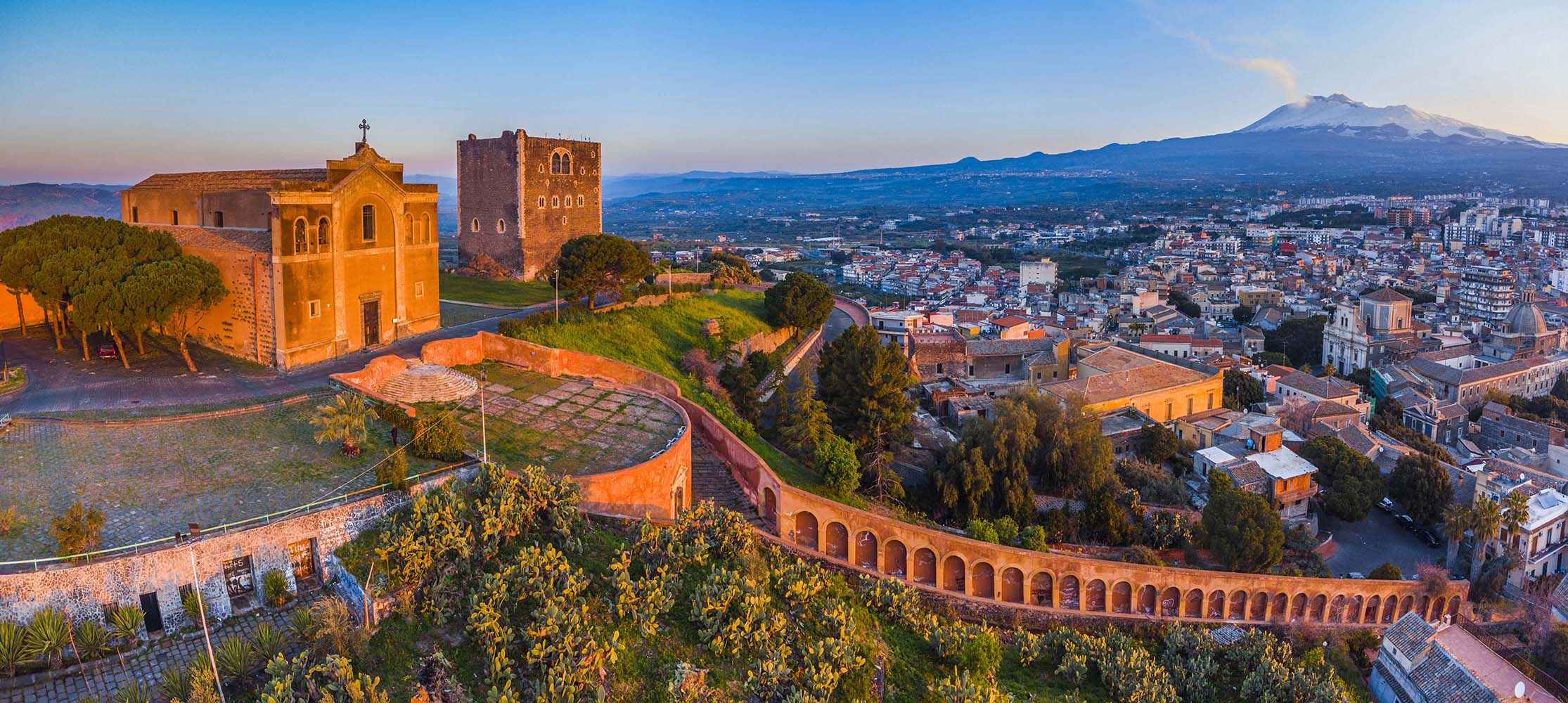 DJI_0361-Pano-Etna, la collina di Paternò con la chiesa di Santa Maria dell’Alto e la Rocca Normanna