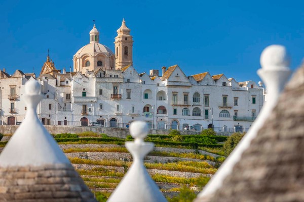 Il borgo di Locorotondo in Val d'Itria