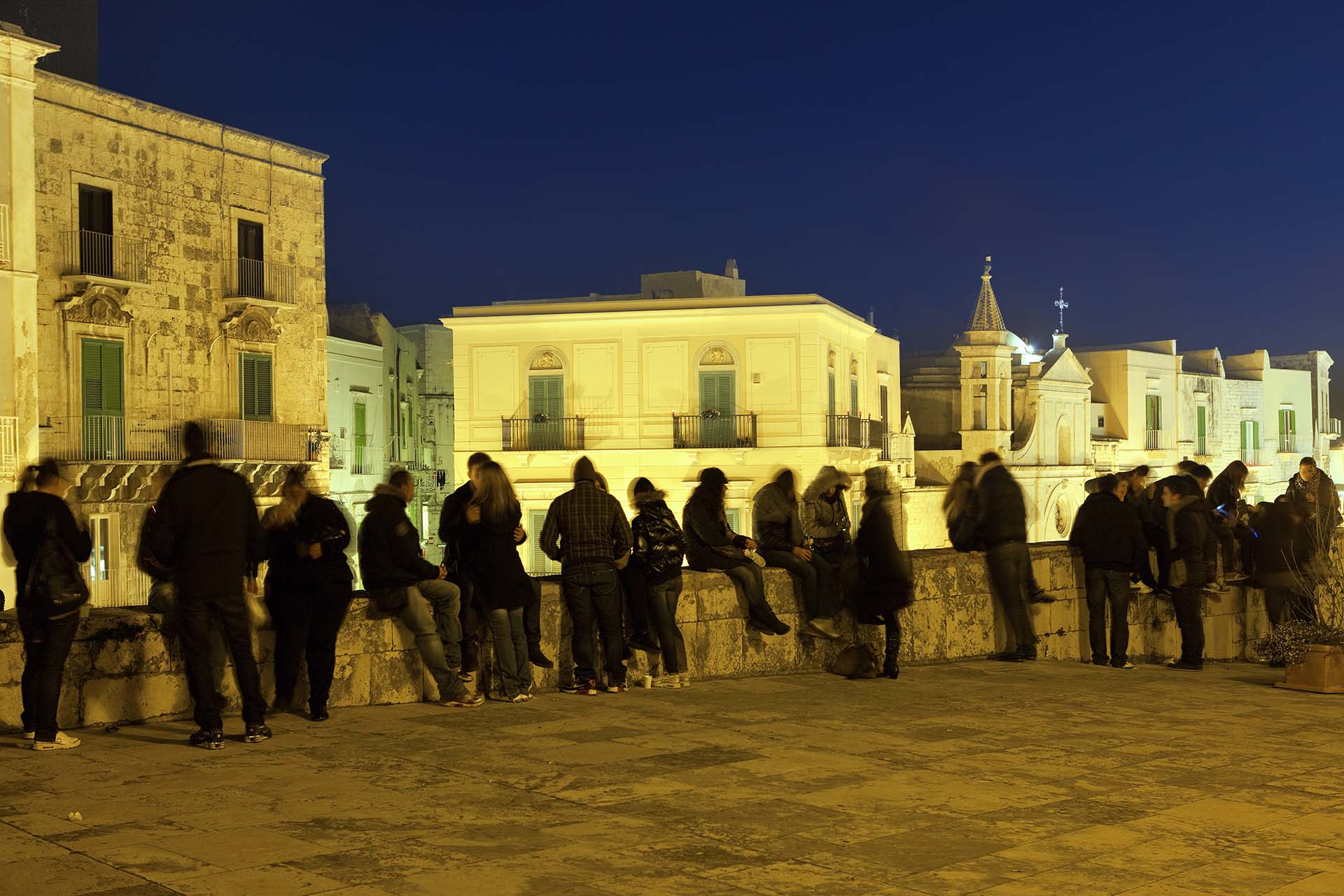 Puglia, movida nel centro storico di Molfetta