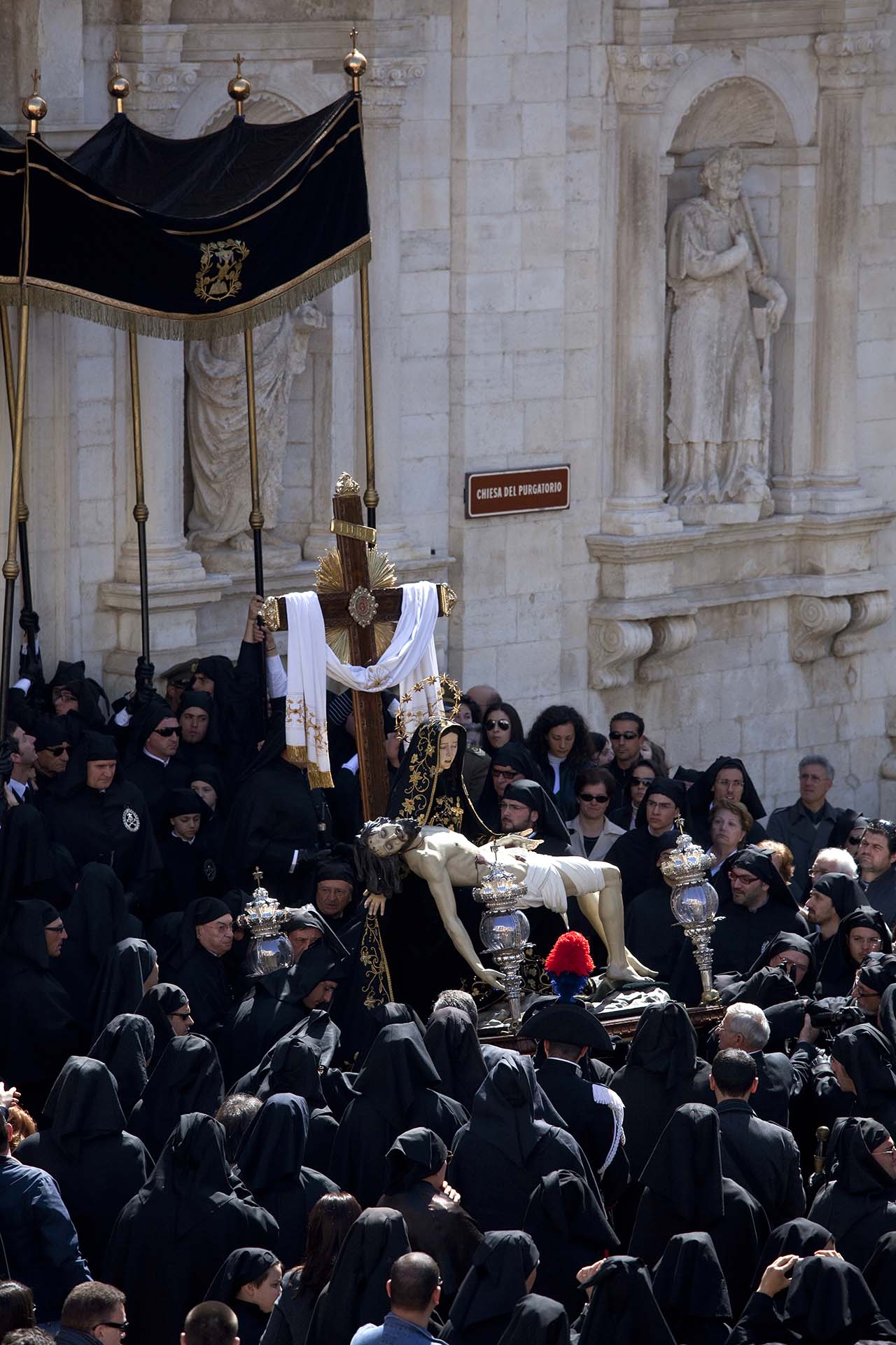 Puglia, settimana Santa, Processione della Pietà il Sabato Santo a Molfetta