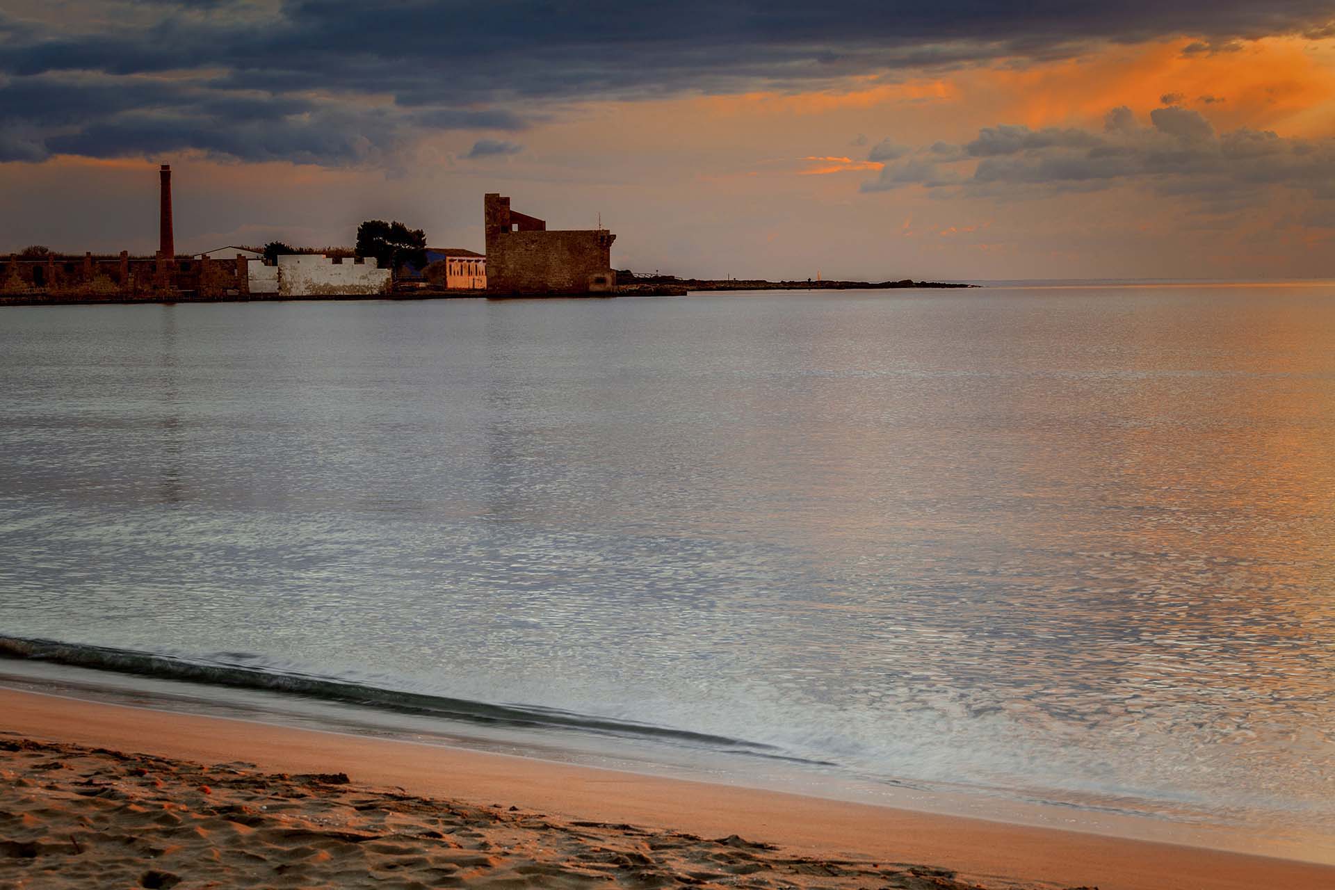 MG_6176-Siracusa, Oasi Faunistica di Vendicari, la Tonnara e la Torre Sveva viste dalla spiaggia