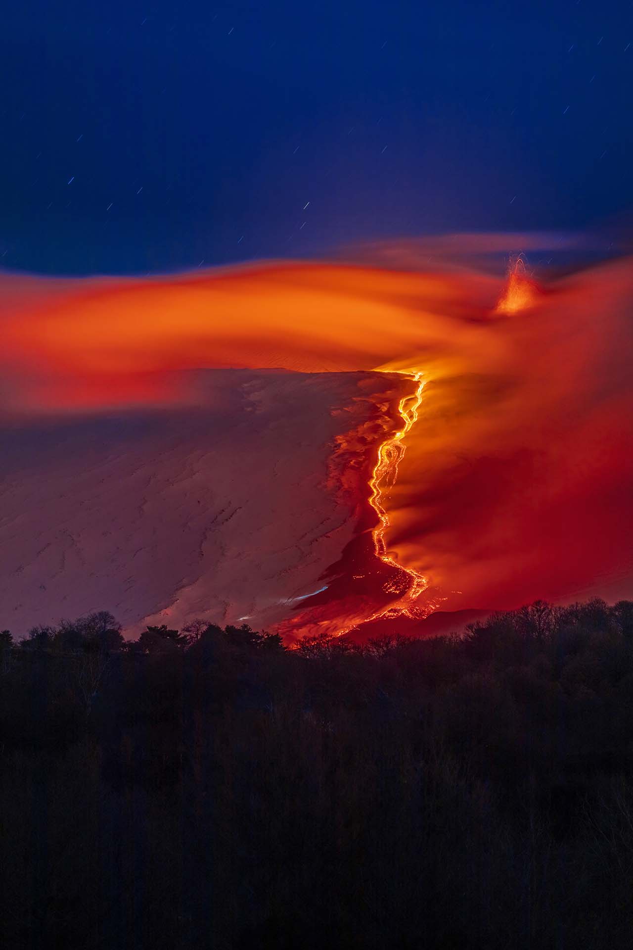 Etna, tra fuoco fumo e neve