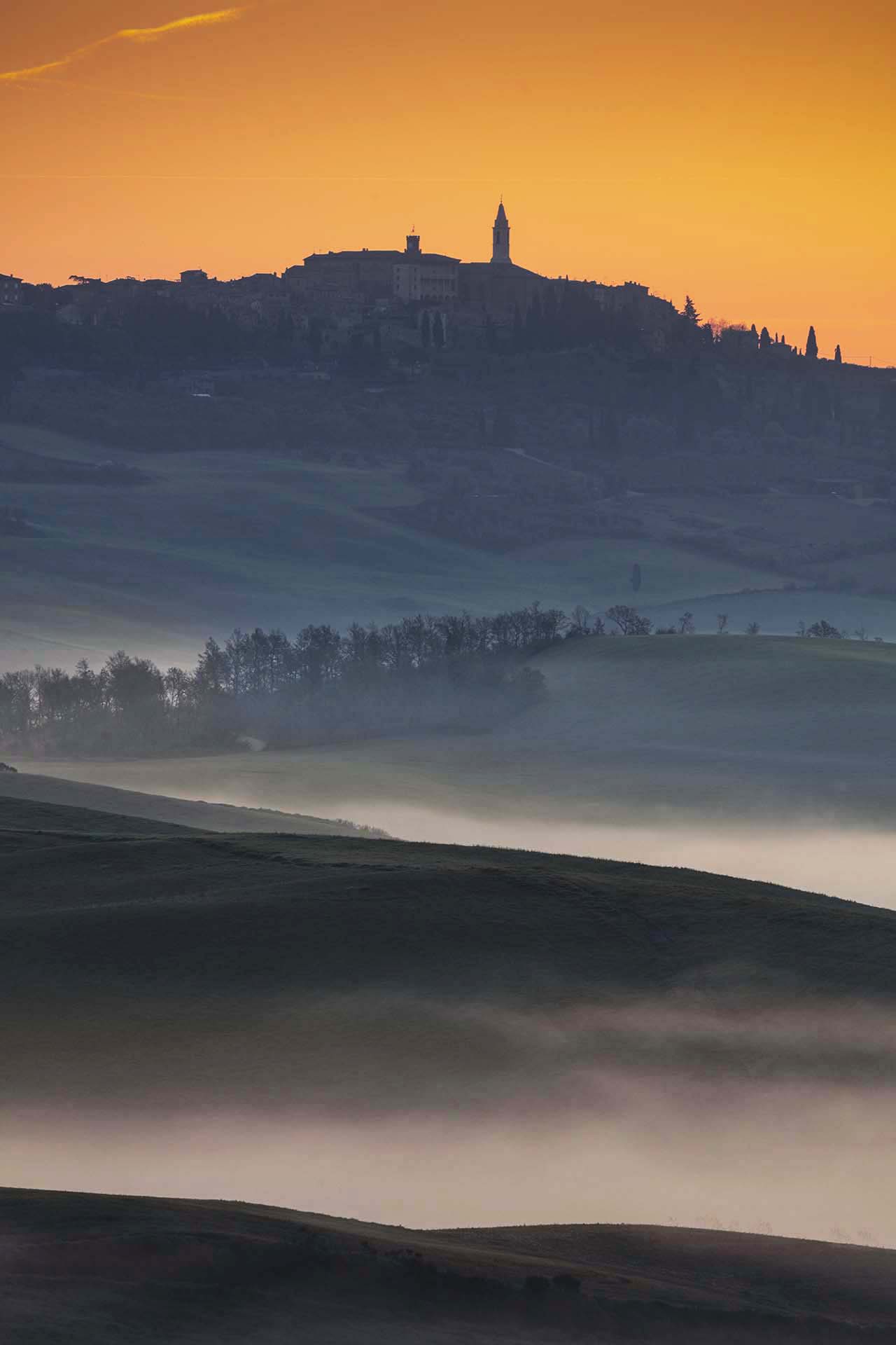 Pienza domina le colline della val d'orcia.