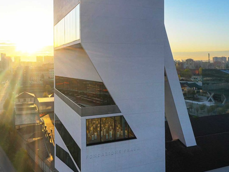 Architettura della Fondazione Prada a Milano.