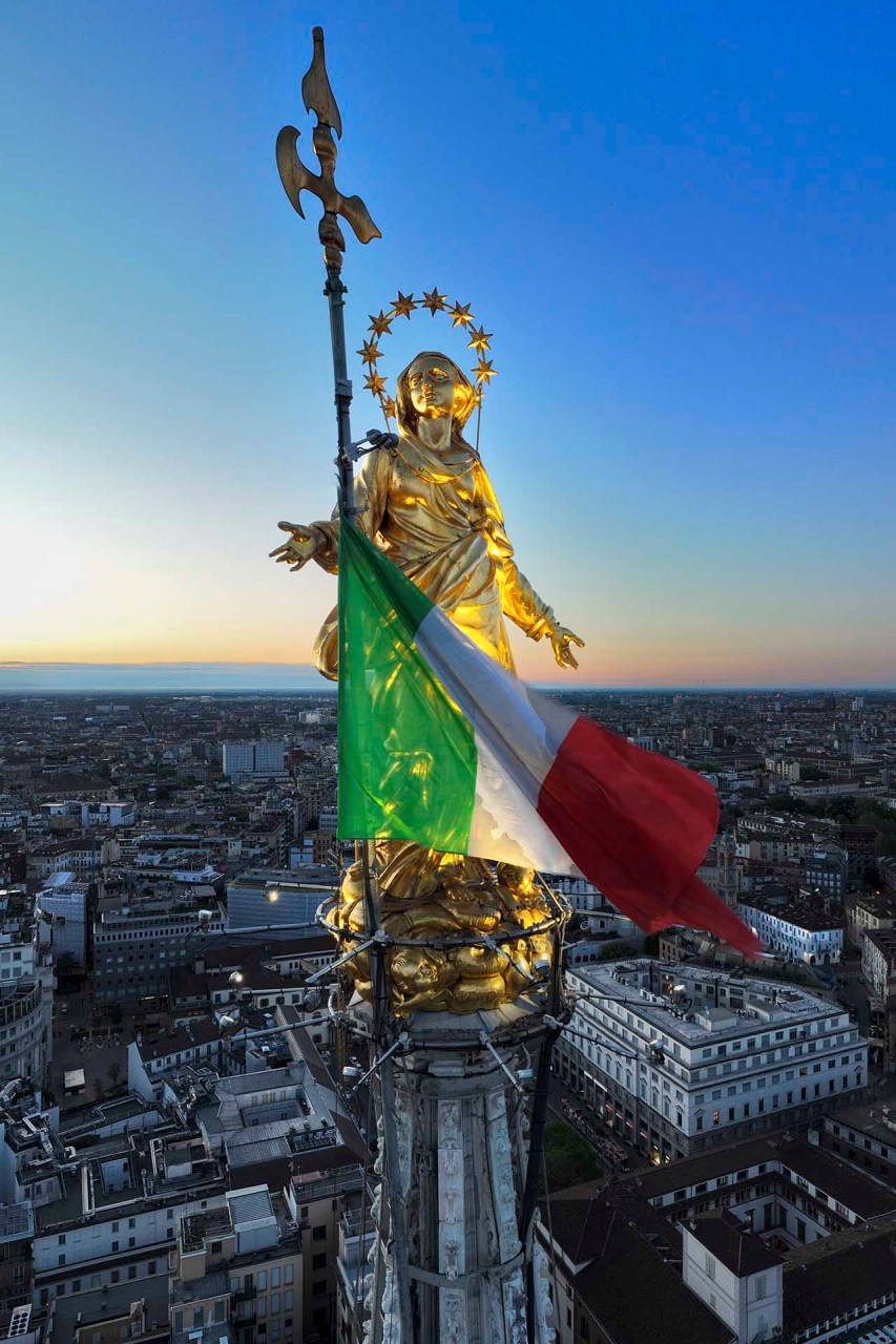 La Madonnina del Duomo di Milano.