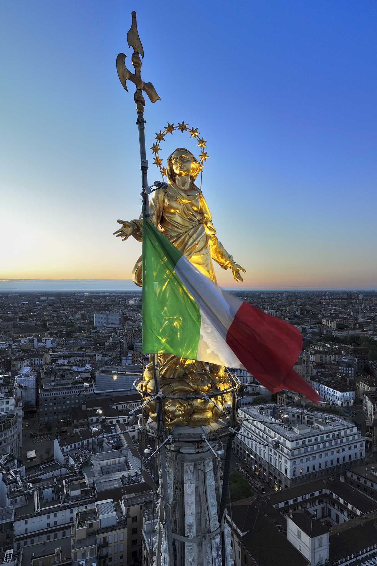 La Madonnina del Duomo di Milano.