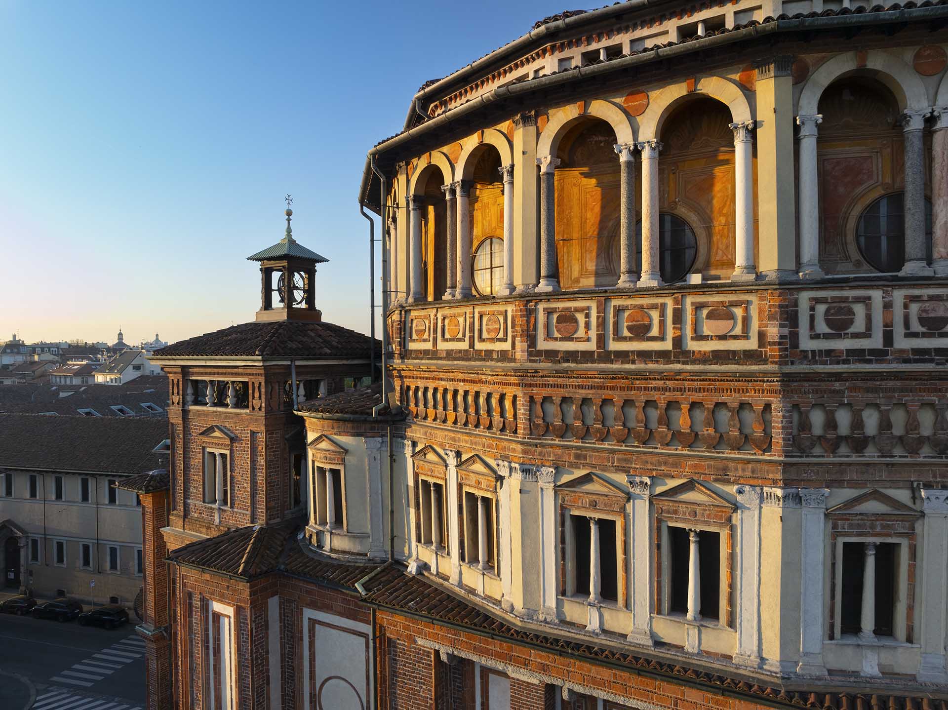 La cupola bramantesca di Santa Maria delle Grazie! Un gioiello di architettura rinascimentale incastonato nel cuore di Milano.