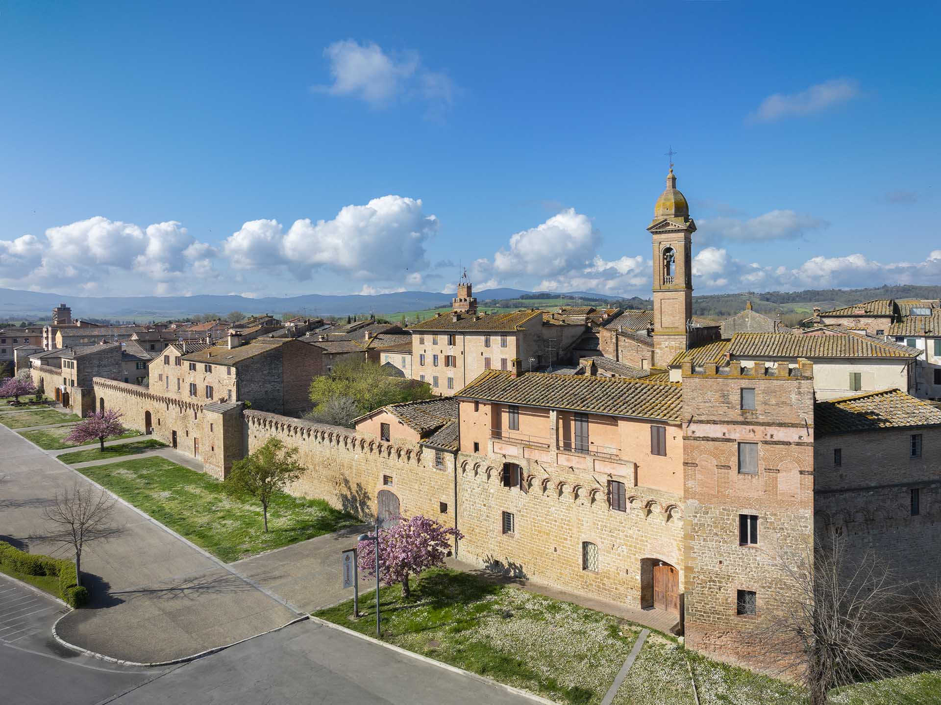 Il borgo di Buonconvento in Val Ombrone.