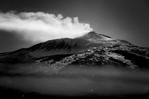 Etna, riflessi di luce sul versante nord