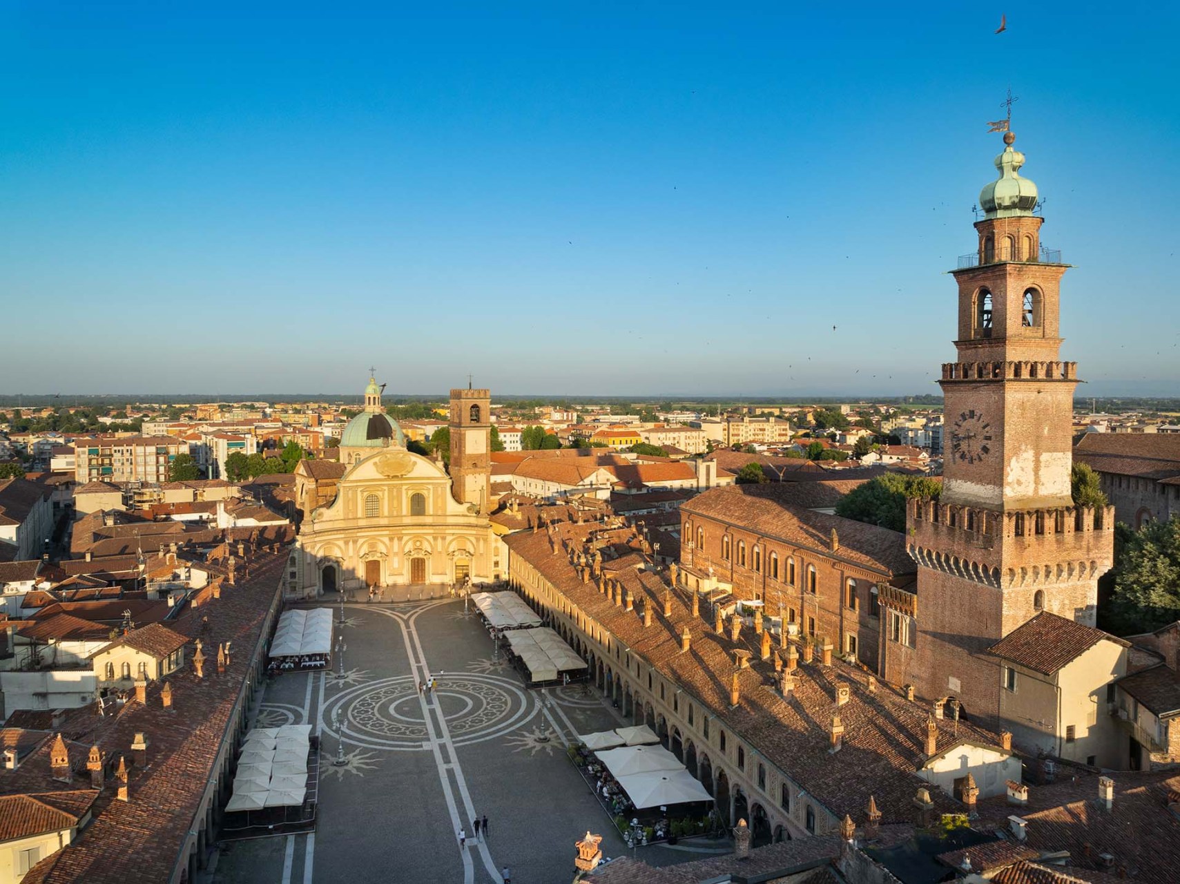 Piazza Ducale a Vigevano.