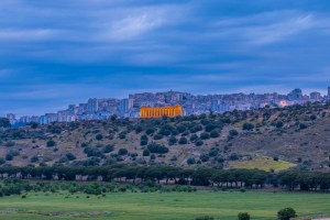 _INO5076-HDR-La città di Agrigento e la Valle dei Templi, sentinella silenziosa