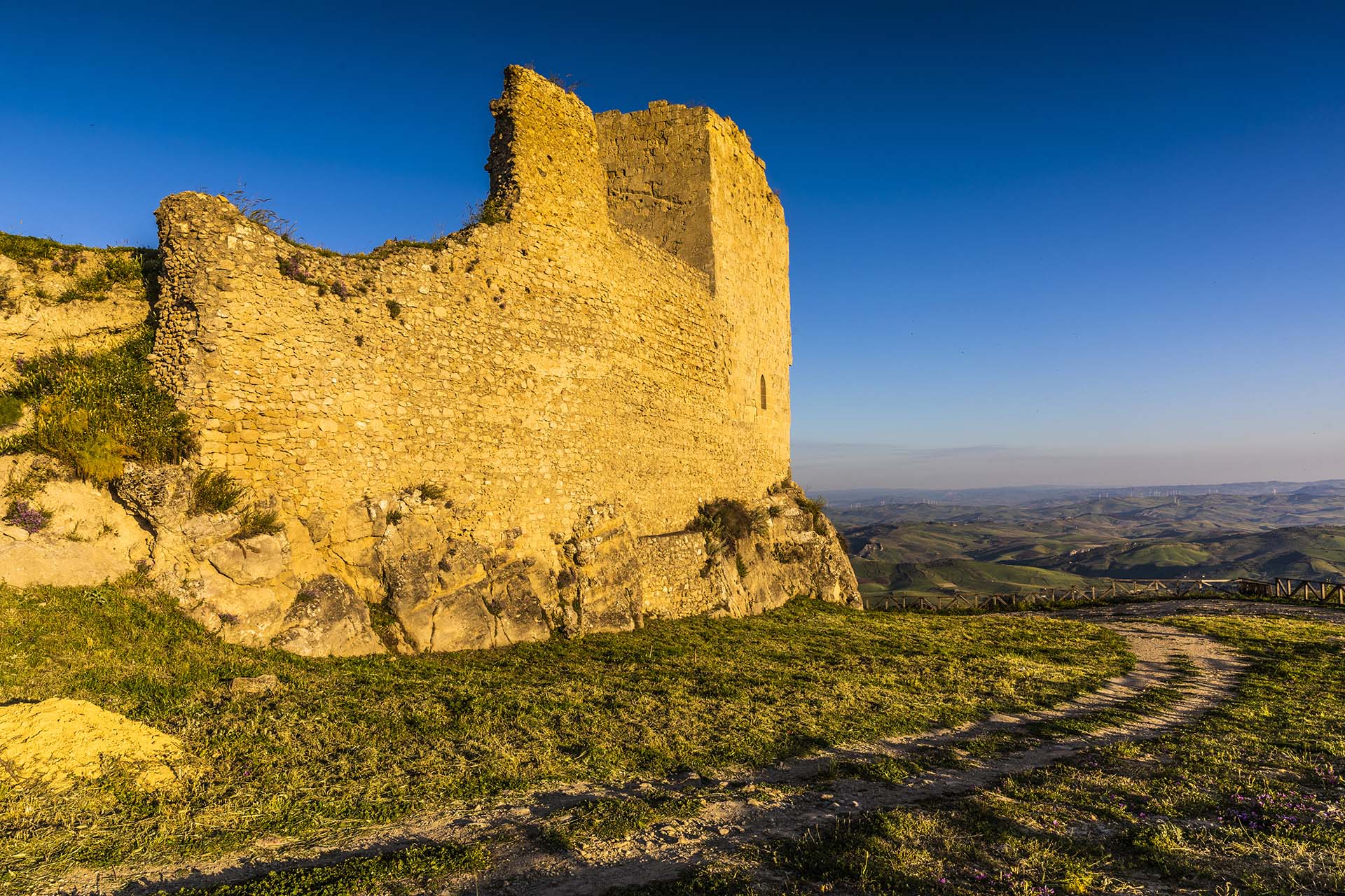 SAFF7078-Enna, il Castello di Agira e i panorami collinari nel cuore della Sicilia