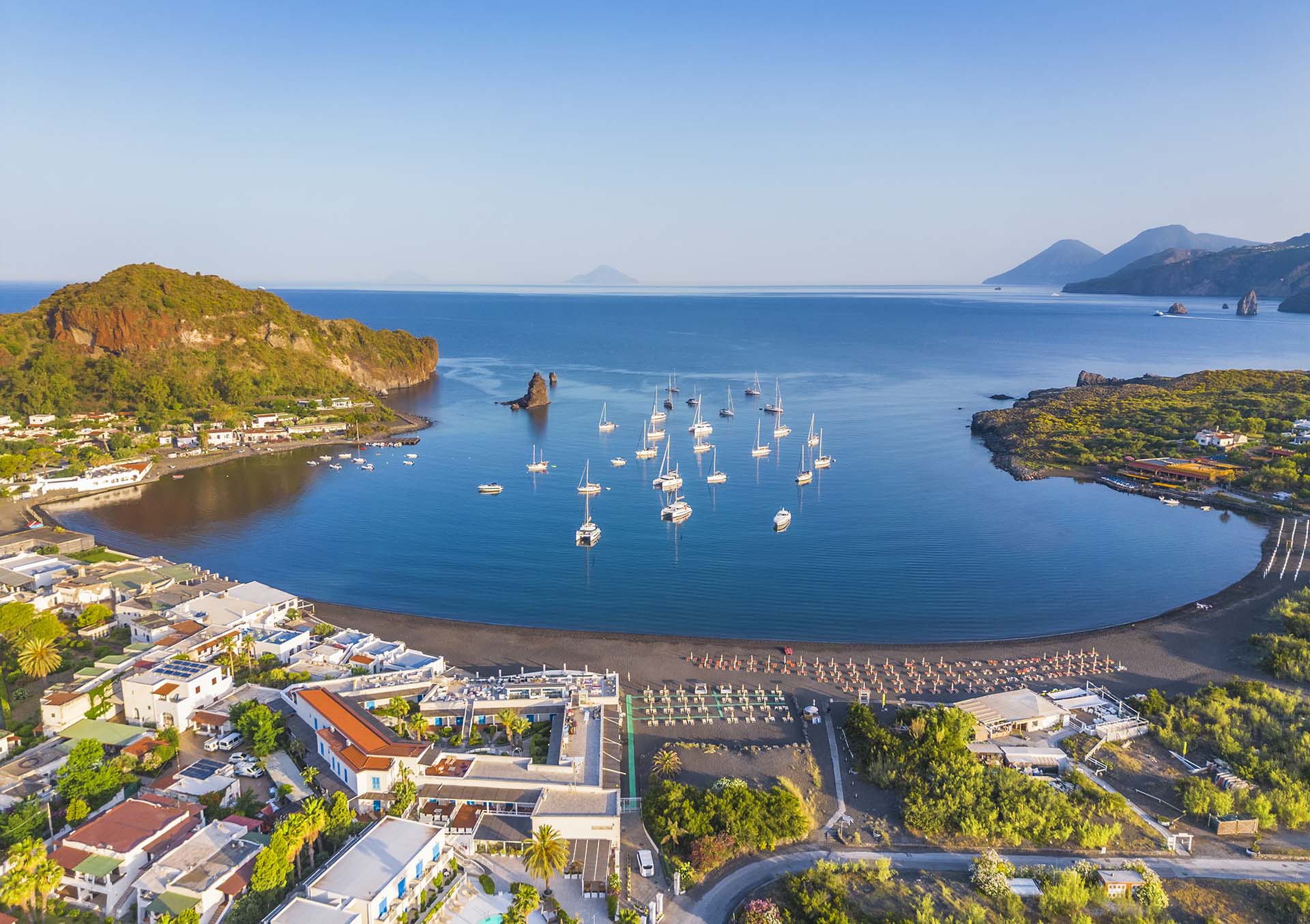 DJI_0274-Baia Negra all'alba, uno spettacolo Eoliano dall'Isola di Vulcano