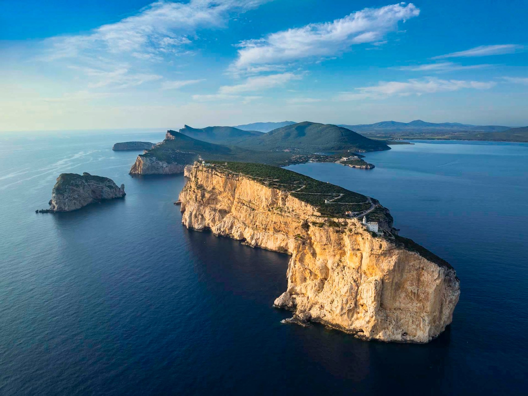 e scogliere del promontorio di Capo Caccia.