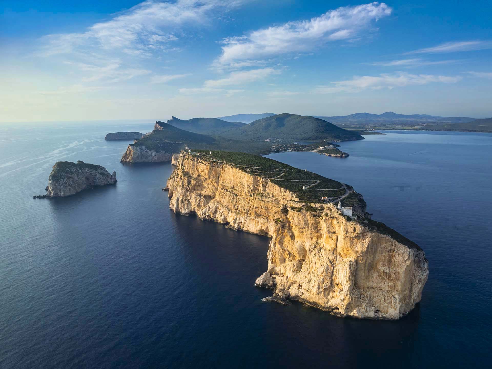e scogliere del promontorio di Capo Caccia.