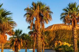 SAFF0032-Isola di Vulcano, il Gran Cratere della Fossa visto dalla Spiaggia delle Acque Calde