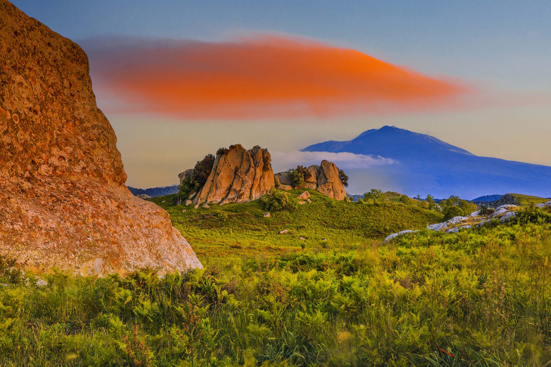 0A1A7349-L'Argimusco, custode di pietre e silenzi, si specchia nel respiro dell'Etna