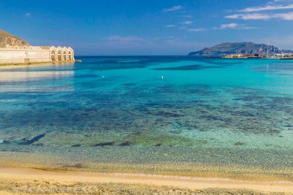 DE7U5462-Favignana, tra le acque cristalline di Praia e il fascino senza tempo della Tonnara Florio