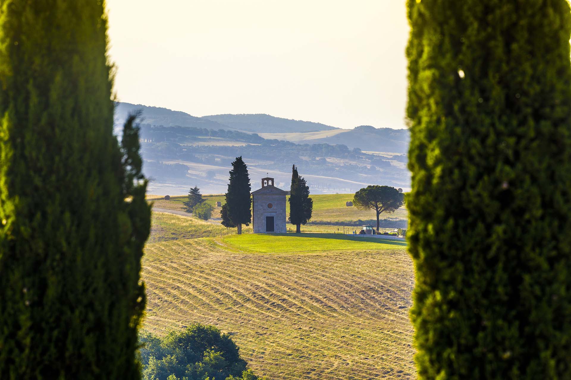 0A1A1902-Le colline della Val d'Orcia, la Cappella della Madonna di Vitaleta a San Quirico d'Orcia