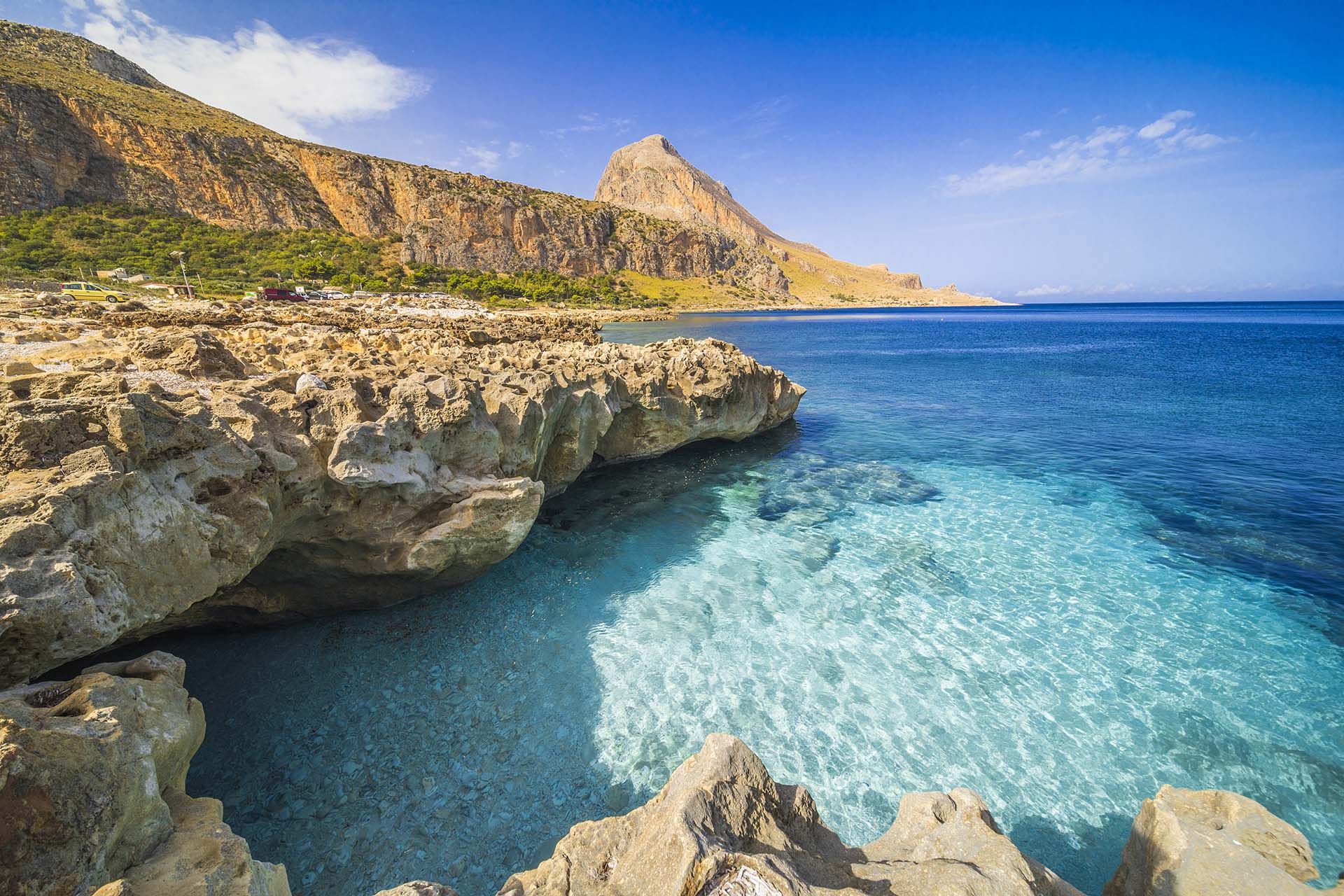 0A1A4765-Trapani, la costa rocciosa della Riserva Naturale Orientata di Monte Cofano immersa in un mare cristallino