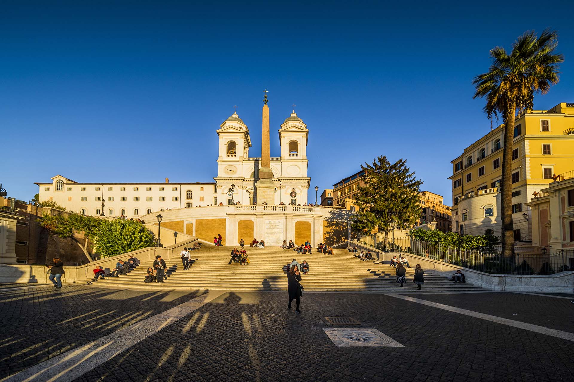0A1A6800-Trinità dei Monti, la celebre scalinata e la chiesa nel cuore di Roma