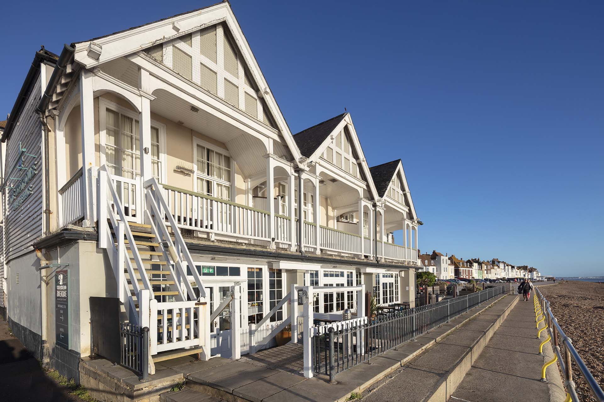 Architetture tipiche sulla spiaggia di Deal.