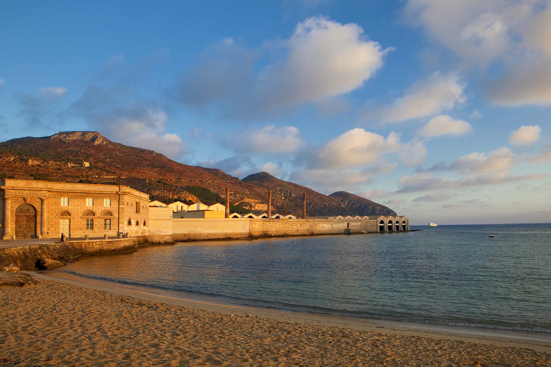 _MG_0215-Favignana, il fascino senza tempo della Tonnara Florio tra le acque cristalline di spiaggia Praia