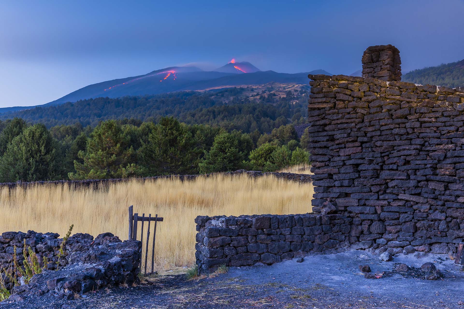 SAFF1959-Eruzione dell'Etna dai crateri sommitali vista dal Rifugio Carpinteri