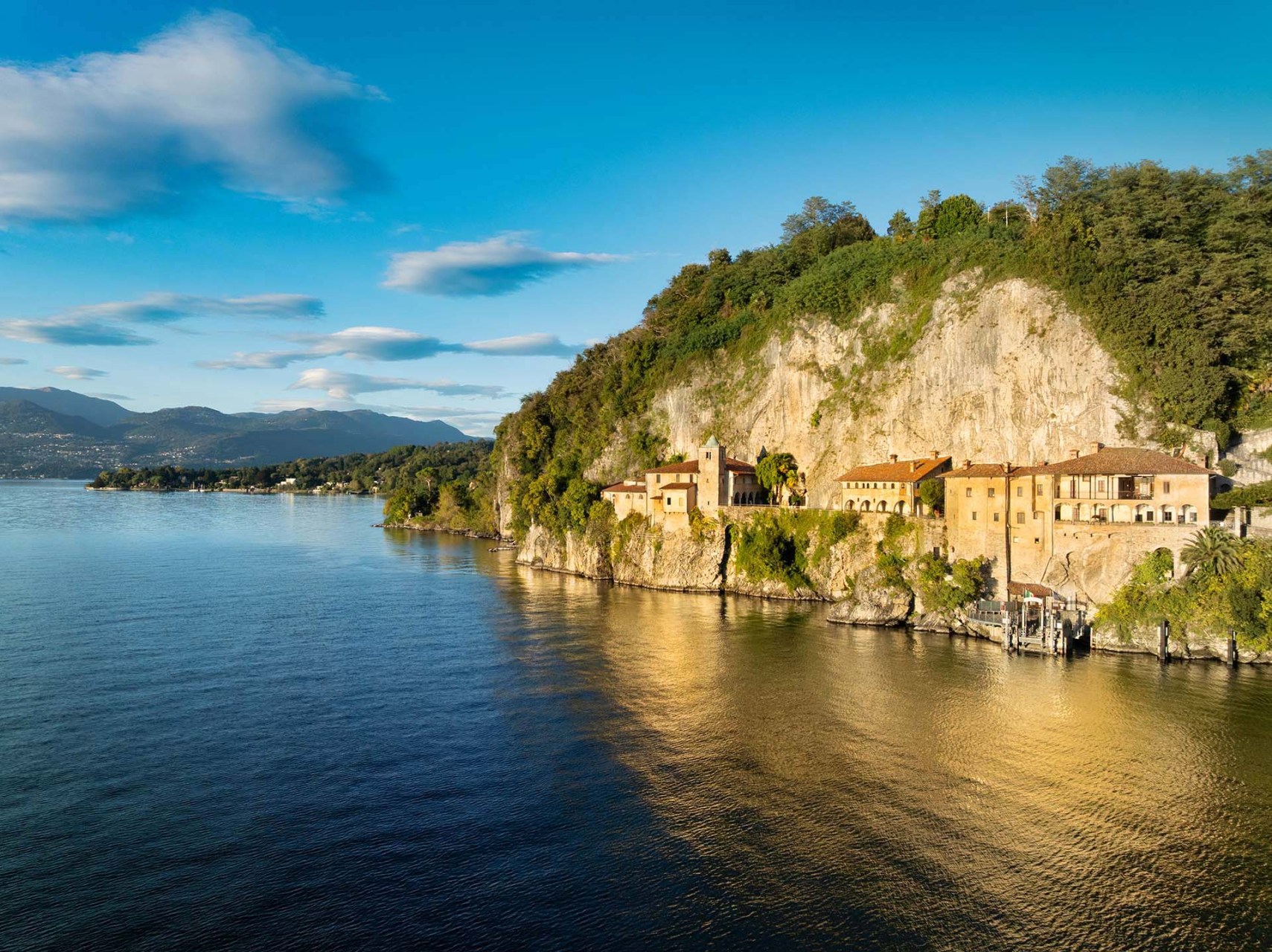 Eremo di Santa Caterina del Sasso sul Lago Maggiore.