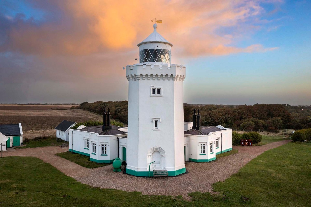 Il faro South Foreland High sulle scogliere di Dover.