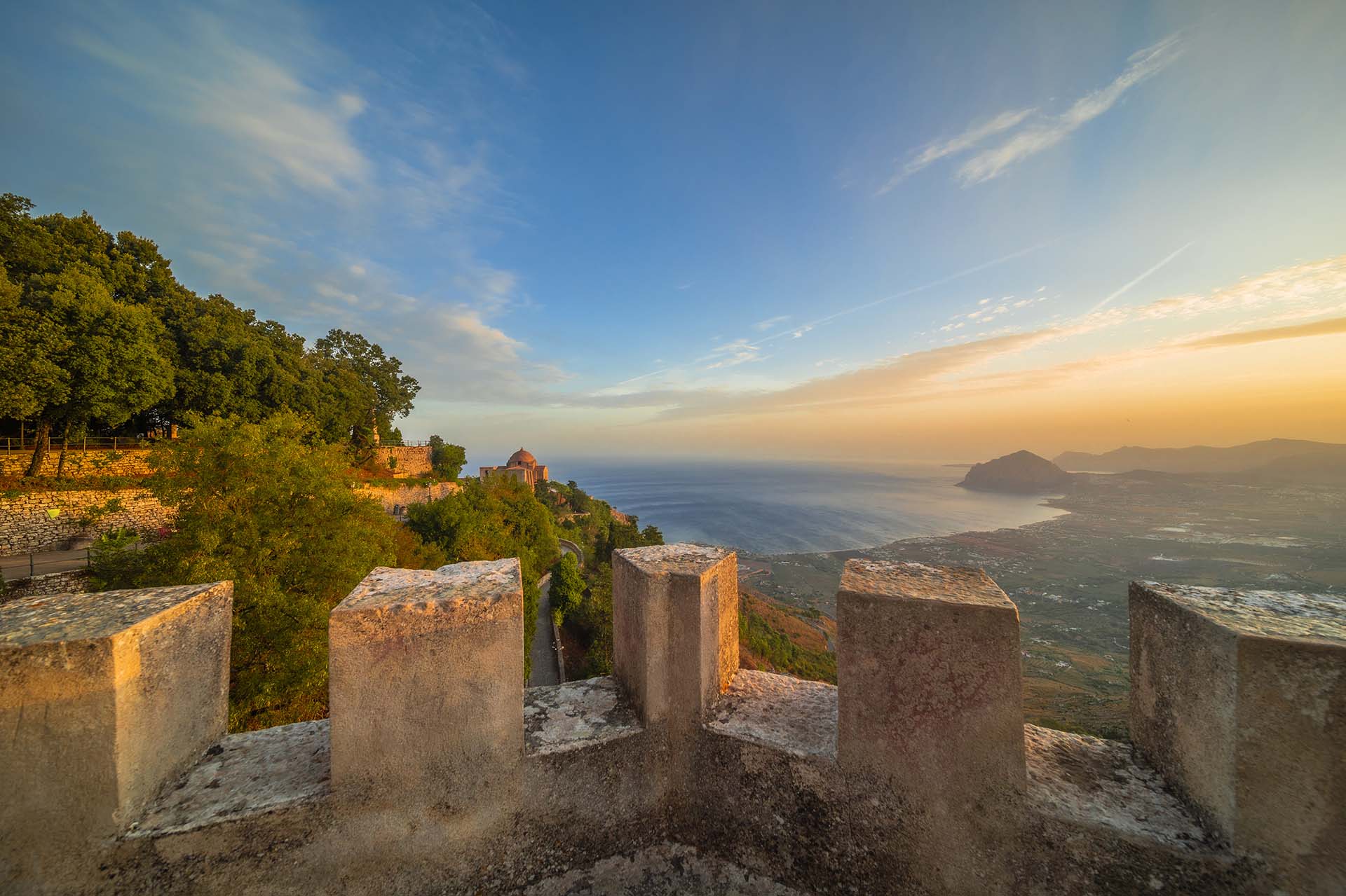 SAFF2675-Tra storia e paesaggio, il Castello di Venere e il panorama su Custonaci e Monte Cofano