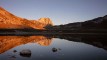 Il Gran Sasso si specchia nel laghetto Pietranzoni a Campo Imperatore.
