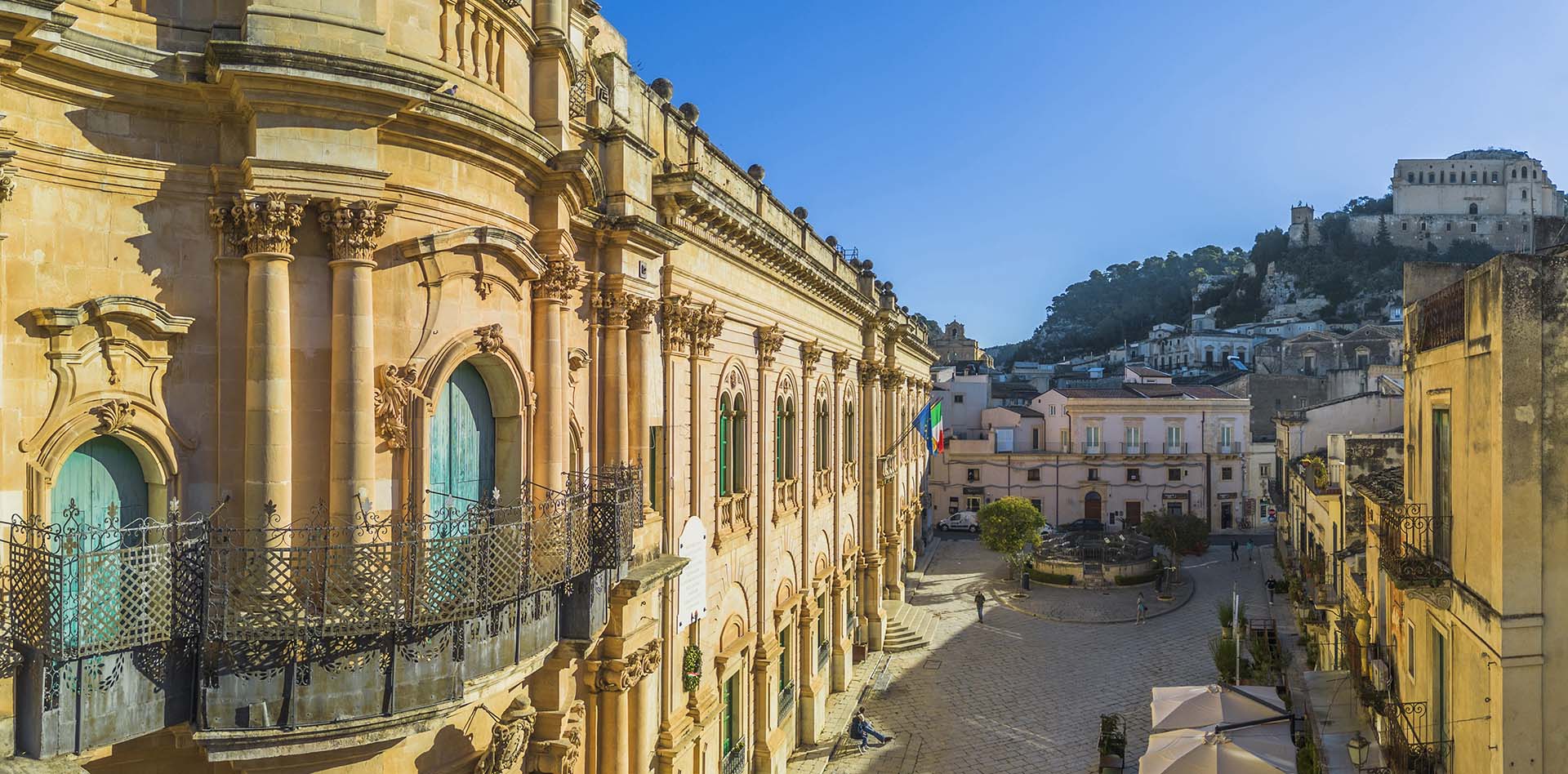 DJI_0624-HDR-Panorama-Il Barocco di via Mormino Penna con vista sulla chiesa di San Matteo, Scicli