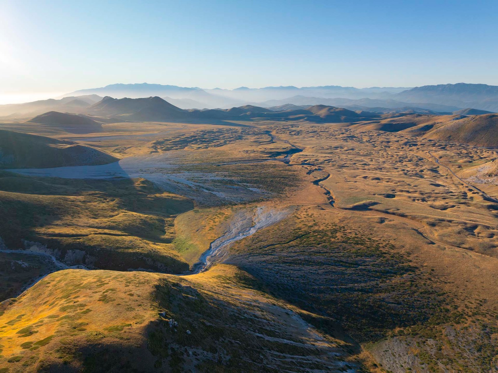 Vista della Piana di Campo Imperatore nel Parco Nazionale del Gran Sasso e Monti della Laga.