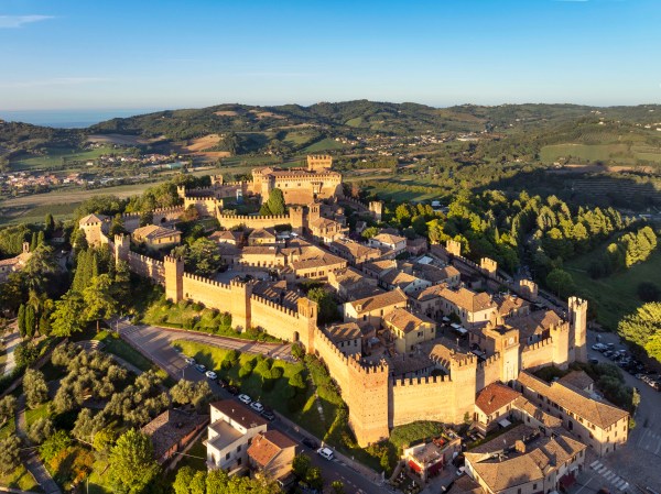 Il borgo fortificato di Gradara.