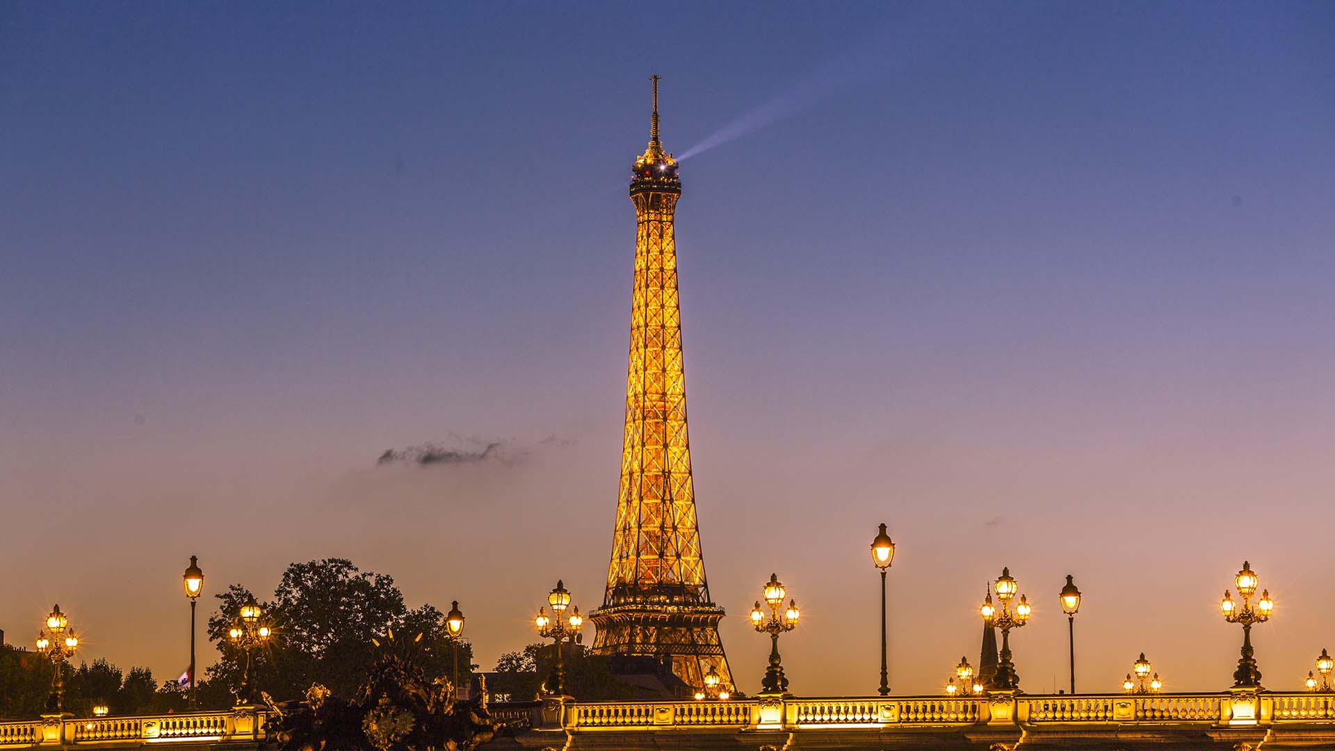 _MG_3165-Ponte Alexandre III e la Torre Eiffel, l'incanto dell'imbrunire a Parigi