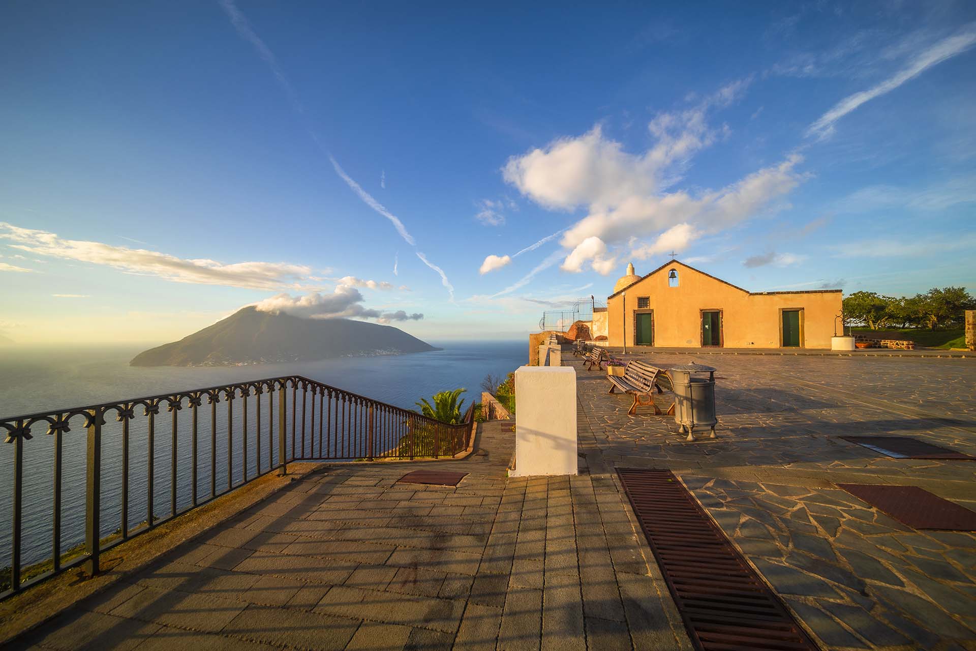 SAFF5067-L'isola di Salina vista dal Santuario della Madonna della Catena a Lipari