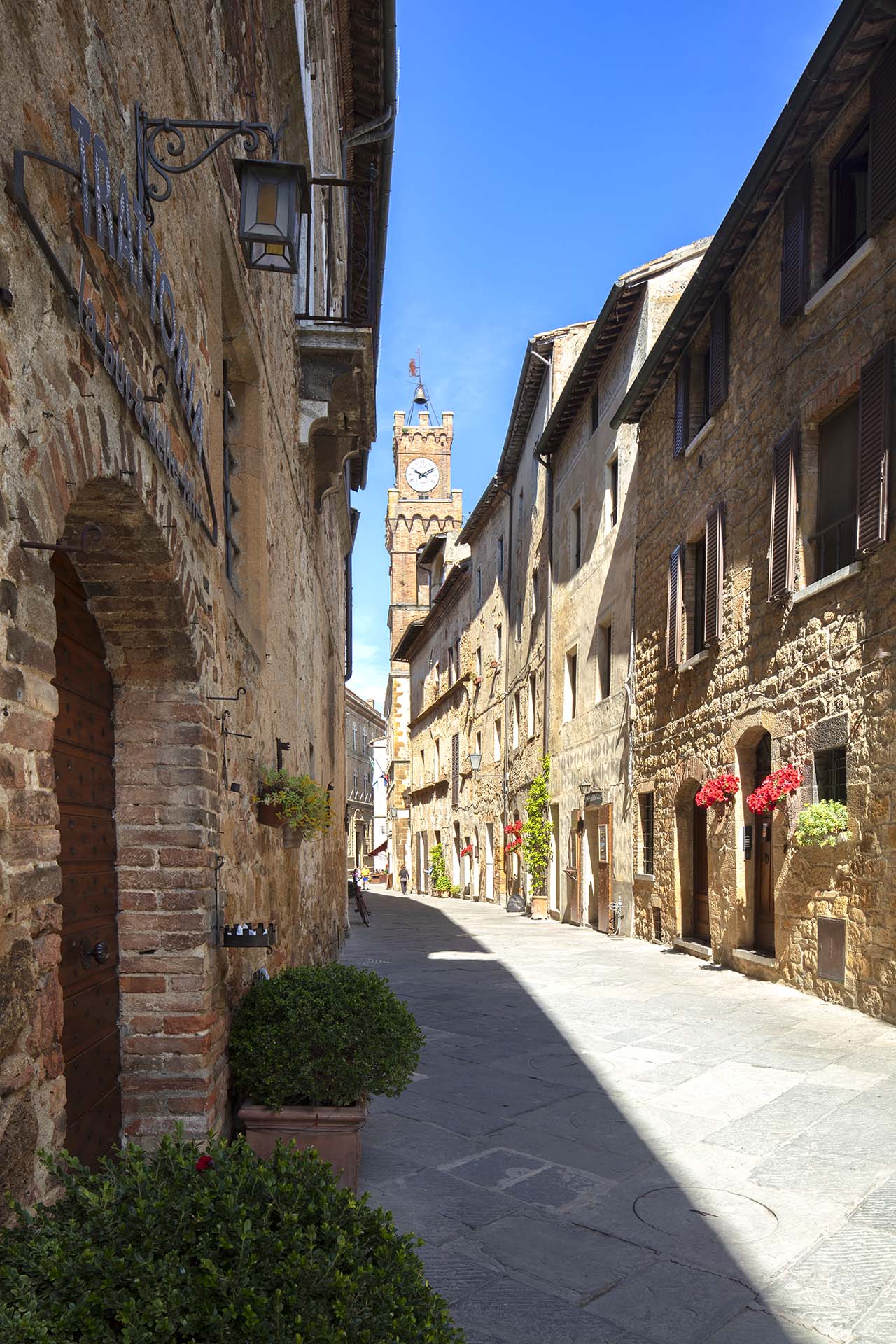 La via principale che attraversa tutto il borgo di Pienza