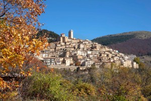 Il borgo di Castel del Monte nel Parco nazionale del Gran Sasso e dei Monti della Laga.