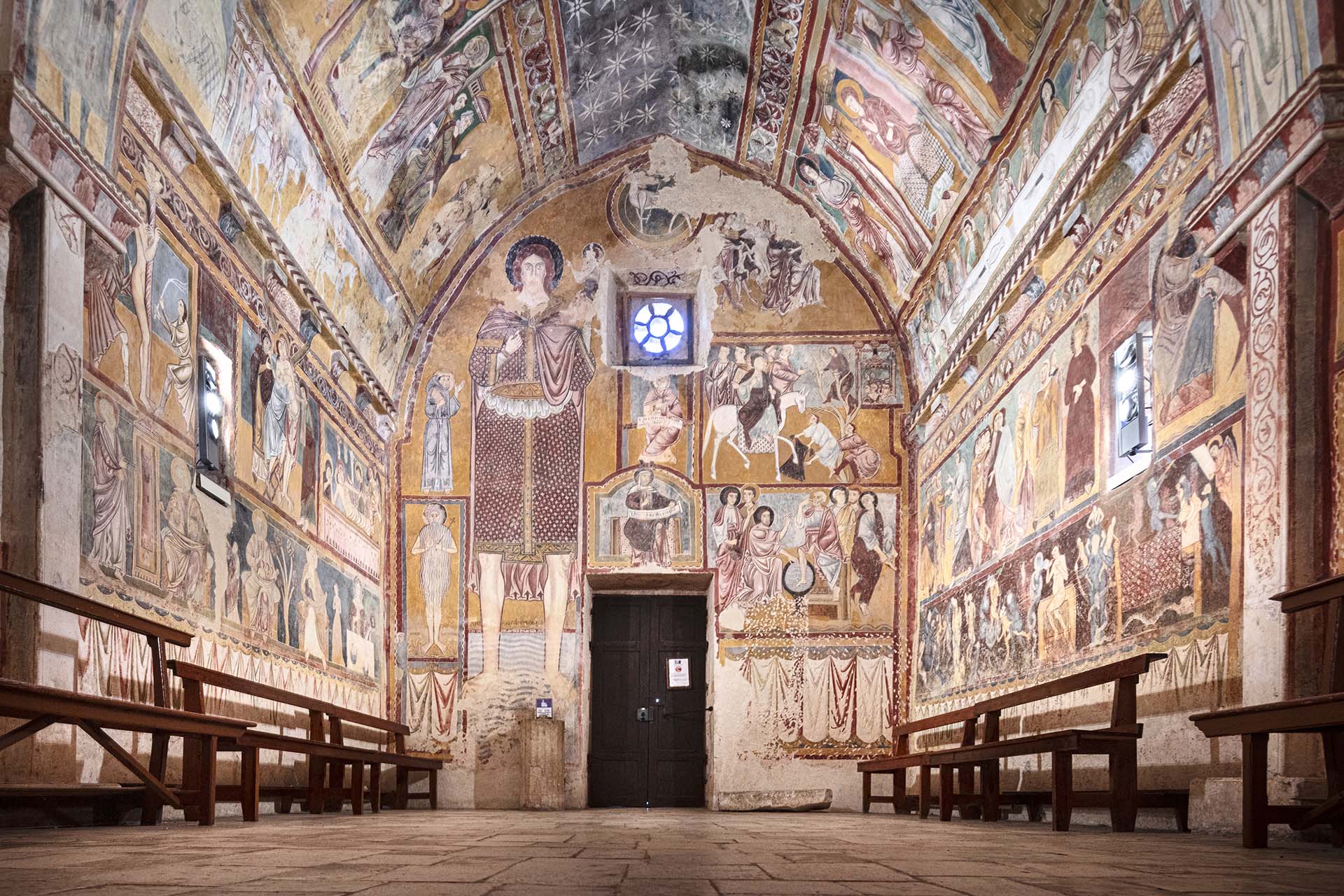 Oratorio di San Pellegrino nel complesso monastico di Bominaco.