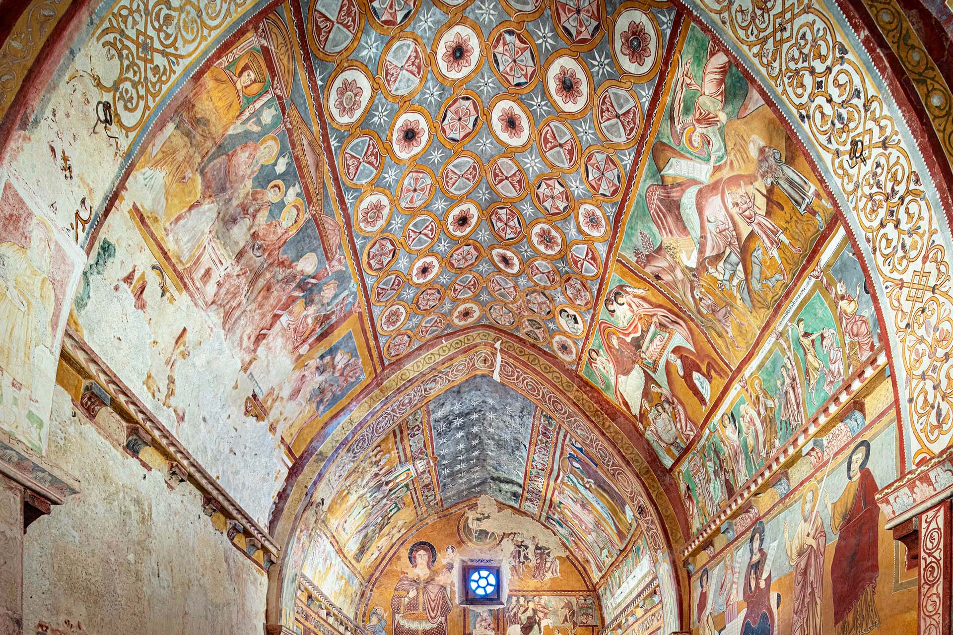 Oratorio di San Pellegrino nel complesso monastico di Bominaco.