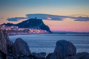 Paesaggio con il borgo di Varigotti.