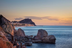 Paesaggio con il borgo di Varigotti.
